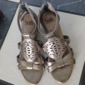 Sofft Silver Sandals/ Wedge Size 7.5 Super comfortable